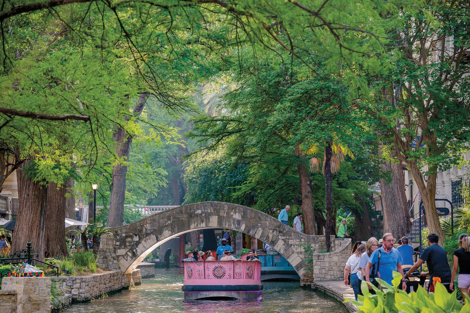 San Antonio — San Antonio Riverwalk with boat tour view